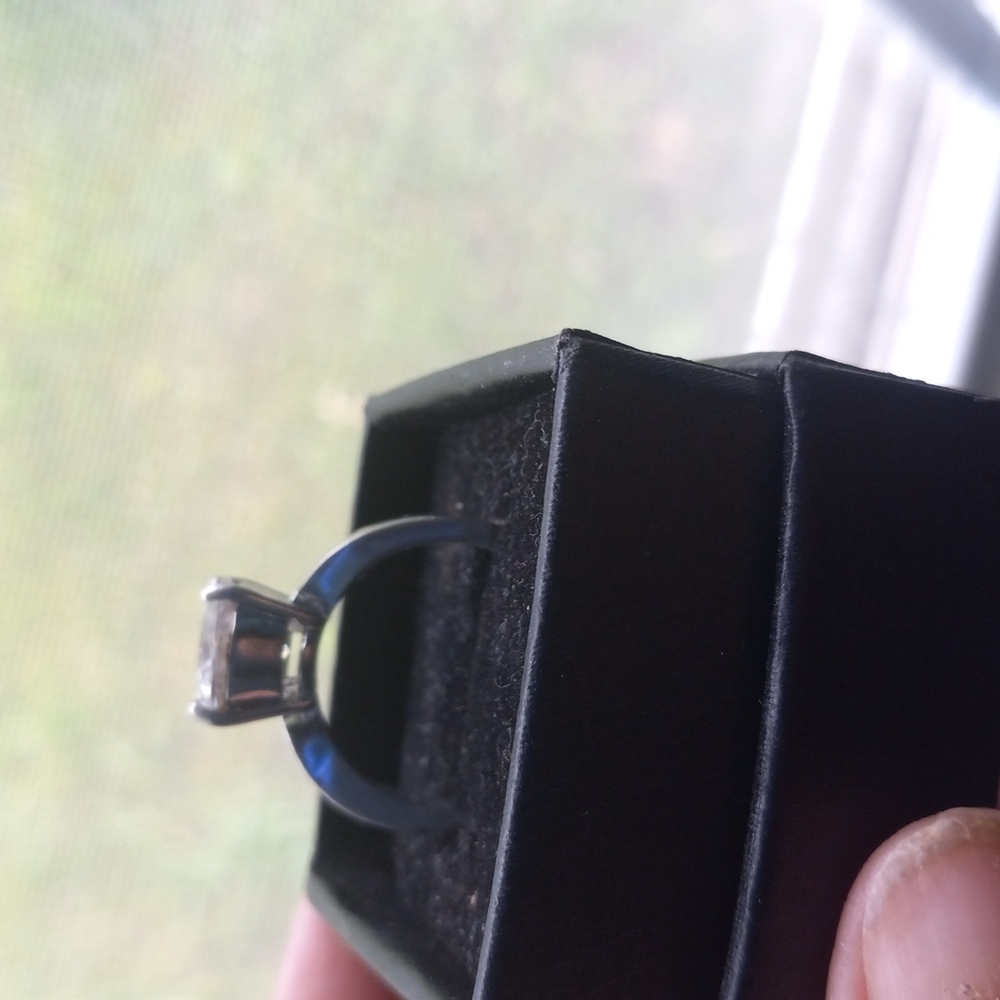 Silver round stone ring size 8 or 8 1/2